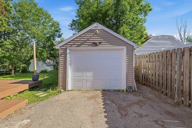 Enjoy lake views from the front yard of this inviting 3-bedroom - photo 26