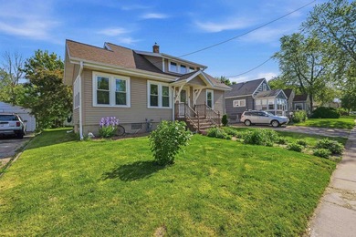 Enjoy lake views from the front yard of this inviting 3-bedroom - photo 27
