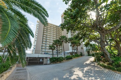 Spacious three bedroom, two bath corner unit located on the - photo 27