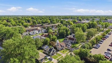 Enjoy lake views from the front yard of this inviting 3-bedroom - photo 31