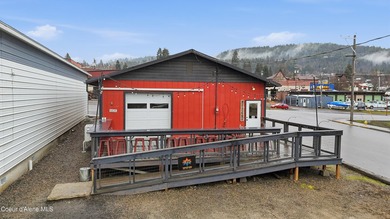 A Local Favorite ''The Grapple'' has built its reputation on - photo 38
