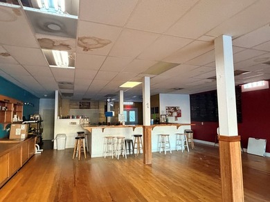 Prime 2,015 sq ft commercial building in the heart of downtown - photo 10