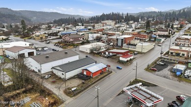 A Local Favorite ''The Grapple'' has built its reputation on - photo 42