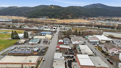 A Local Favorite ''The Grapple'' has built its reputation on - photo 44