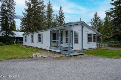 Enjoy peaceful Priest Lake living in this charming, newly - photo 2