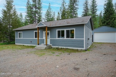 Your Priest Lake getaway awaits! Built just six years ago, this - photo 1