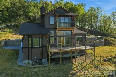 Spectacular views await you from this amazing 3 bedroom, 3.5 - photo 3