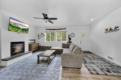 Your Priest Lake getaway awaits! Built just six years ago, this - photo 8