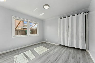 Exceptional duplex opportunity in Richmond offering the perfect - photo 11