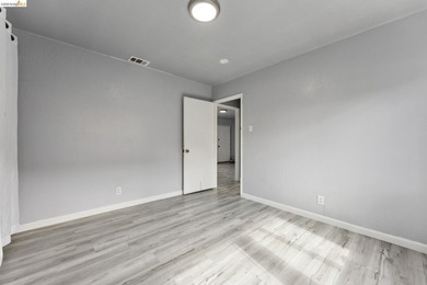 Exceptional duplex opportunity in Richmond offering the perfect - photo 13