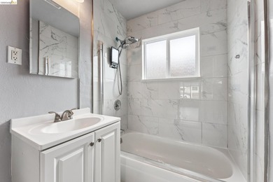 Exceptional duplex opportunity in Richmond offering the perfect - photo 16
