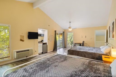Welcome home to this beautiful 3 bedroom, 3 bathroom retreat on - photo 13