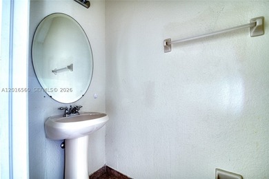 Well-maintained Gated Community in Miramar. Nice 2 Bedroom, 2 - photo 17