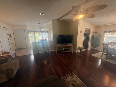 This well cared for 2-bedroom, 2 bathrooms Palm Harbor home - photo 19