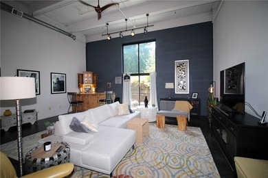 Experience authentic loft living the in the iconic South Side - photo 19
