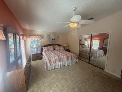 This well cared for 2-bedroom, 2 bathrooms Palm Harbor home - photo 25