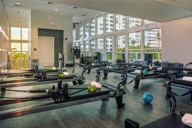 Experience the pinnacle of South of Fifth living in this grand 3 - photo 44