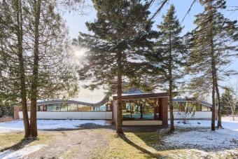 Lake Home For Sale in Saint-Ferréol-Les-Neiges, Quebec