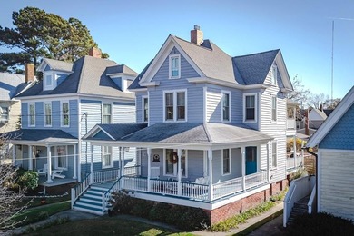 Stunning Historic Victorian home, meticulously stripped down to - photo 1