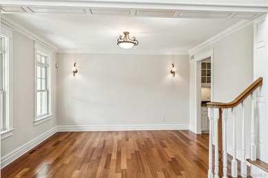 Welcome to this magnificent custom-built 5,000 sq ft waterfront - photo 9