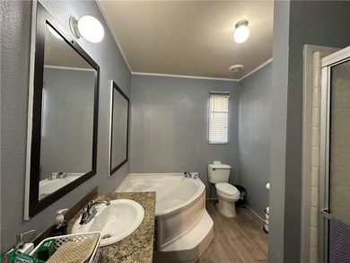 Welcome to this well-maintained 3-bedroom, 2-bath mobile home - photo 13