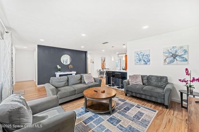 Coastal living at its best! This fully renovated 3-bed, 2-bath - photo 13