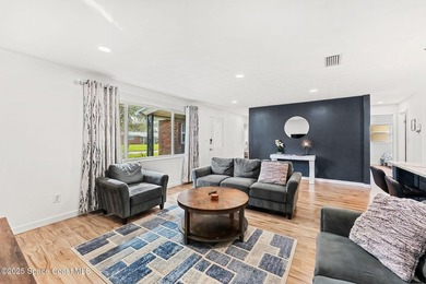 Coastal living at its best! This fully renovated 3-bed, 2-bath - photo 14