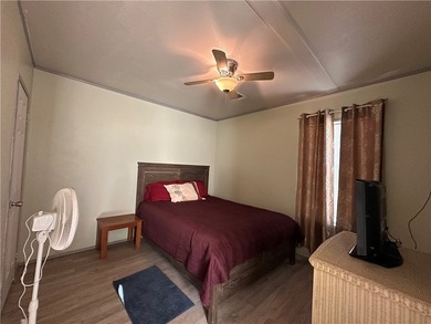 Welcome to this well-maintained 3-bedroom, 2-bath mobile home - photo 18