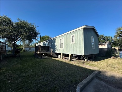 Welcome to this well-maintained 3-bedroom, 2-bath mobile home - photo 24