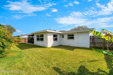 Coastal living at its best! This fully renovated 3-bed, 2-bath - photo 33
