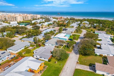 Coastal living at its best! This fully renovated 3-bed, 2-bath - photo 39