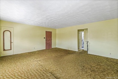 Welcome to this charming 2-bedroom, 1-bath garden apartment in - photo 8
