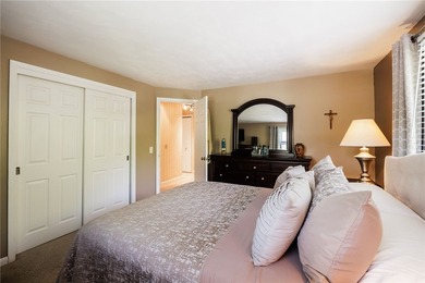 Beautifully maintained 3-bedroom, 1.5-bath split-level home - photo 24