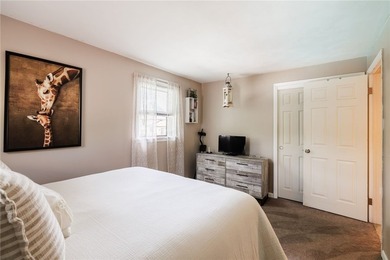 Beautifully maintained 3-bedroom, 1.5-bath split-level home - photo 25