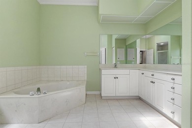 Golf course lifestyle in desirable Burnt Store Isles. Low HOA - photo 32