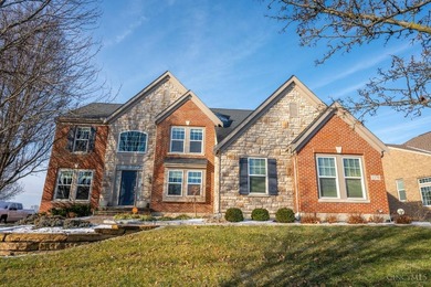 Welcome to luxury living *on* the Shaker Run Golf Course! This - photo 1