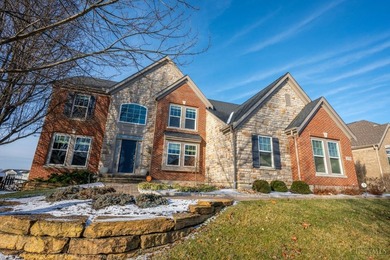 Welcome to luxury living *on* the Shaker Run Golf Course! This - photo 3