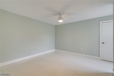 Welcome to this beautifully maintained attached villa in - photo 14