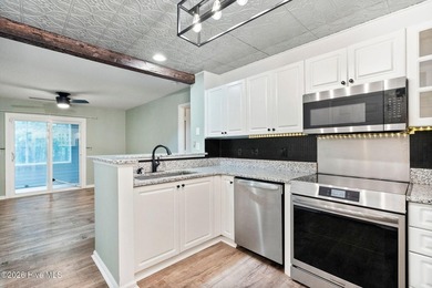 MOTIVATED SELLERS** Spacious, Move-In Ready Ground-Level Living - photo 14