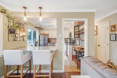 Bright and inviting home offering a perfect blend of comfort - photo 14