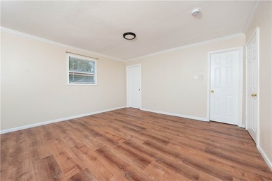 This property offers 4 bedrooms/ 2 bathrooms and a big side back - photo 17