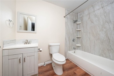 This property offers 4 bedrooms/ 2 bathrooms and a big side back - photo 18