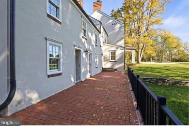 For Sale Subject to Existing Lease. A Long Tree Lined Drive - photo 19