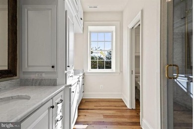 For Sale Subject to Existing Lease. A Long Tree Lined Drive - photo 23