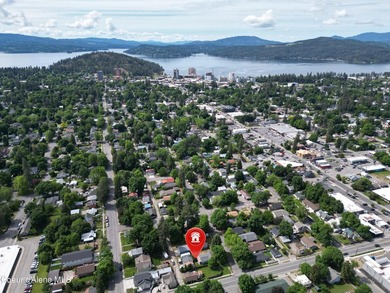 CHARMING DOWNTOWN COEUR D'ALENE BUNGALOW...Enjoy the best of - photo 2