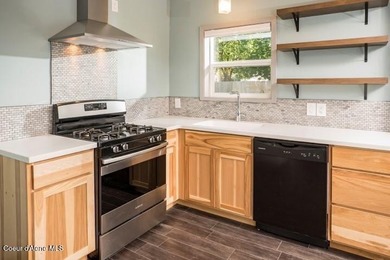 CHARMING DOWNTOWN COEUR D'ALENE BUNGALOW...Enjoy the best of - photo 7