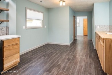 CHARMING DOWNTOWN COEUR D'ALENE BUNGALOW...Enjoy the best of - photo 8