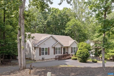 Lake Home For Sale in Palmyra, Virginia