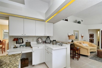 TIRED OF CONDO LIVING SPREAD OUT IN THIS ESTATE PROPERTY. This - photo 13