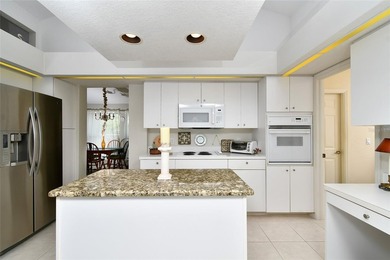 TIRED OF CONDO LIVING SPREAD OUT IN THIS ESTATE PROPERTY. This - photo 14